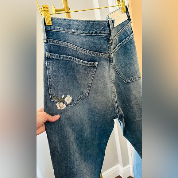 7 For All Mankind Easy Straight Leg Jeans with Floral Embroidered Detailing - Picture 4 of 9